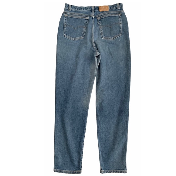 1970s Women’s Levi’s White Tab High Waist Light Blue Mom Jeans (Modern Size 12)